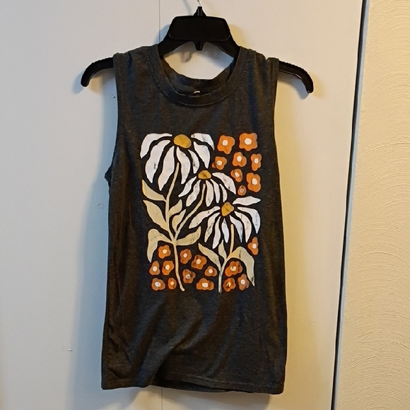 Tops - Floral Graphic Sleeveless Top